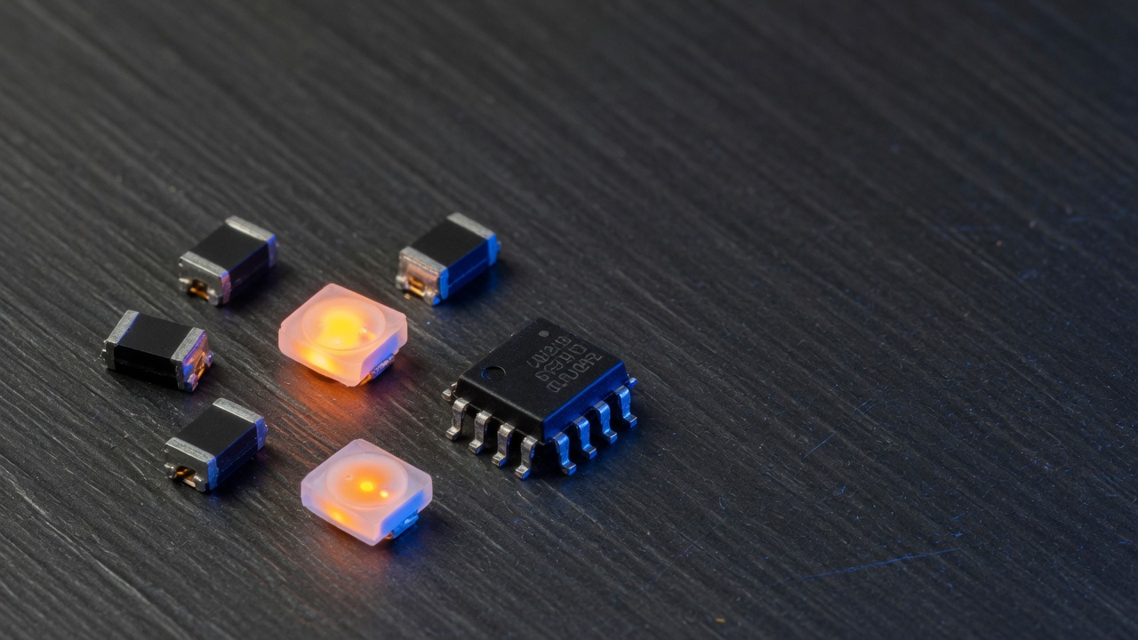 SMD 點控燈珠與驅動 IC 特寫